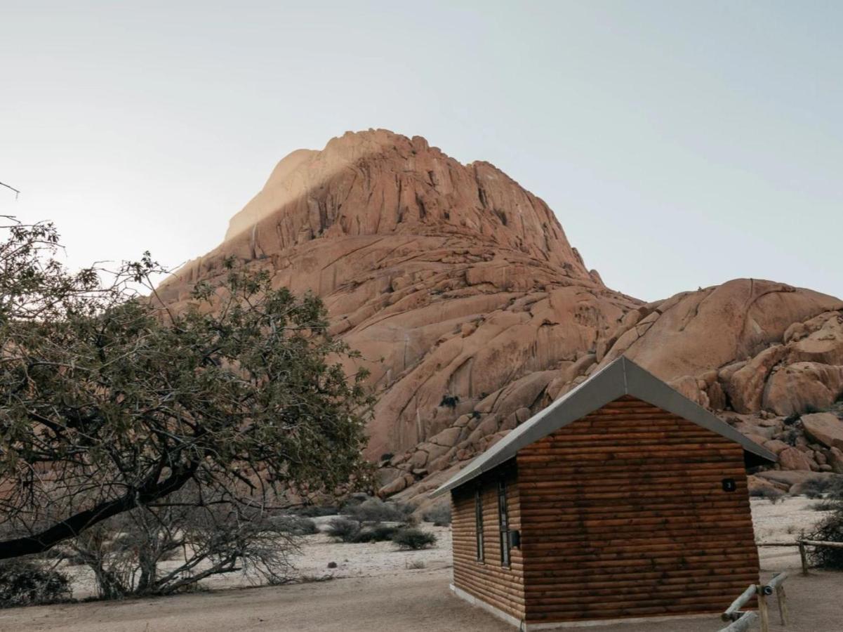 Spitzkoppe Cabin Camp Usakos Kültér fotó